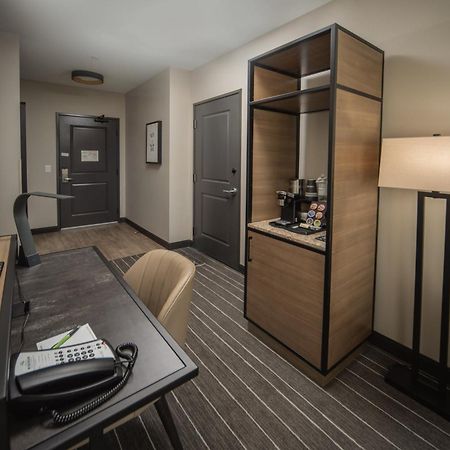 Hotel Windrow Downtown Елленсберґ Екстер'єр фото
