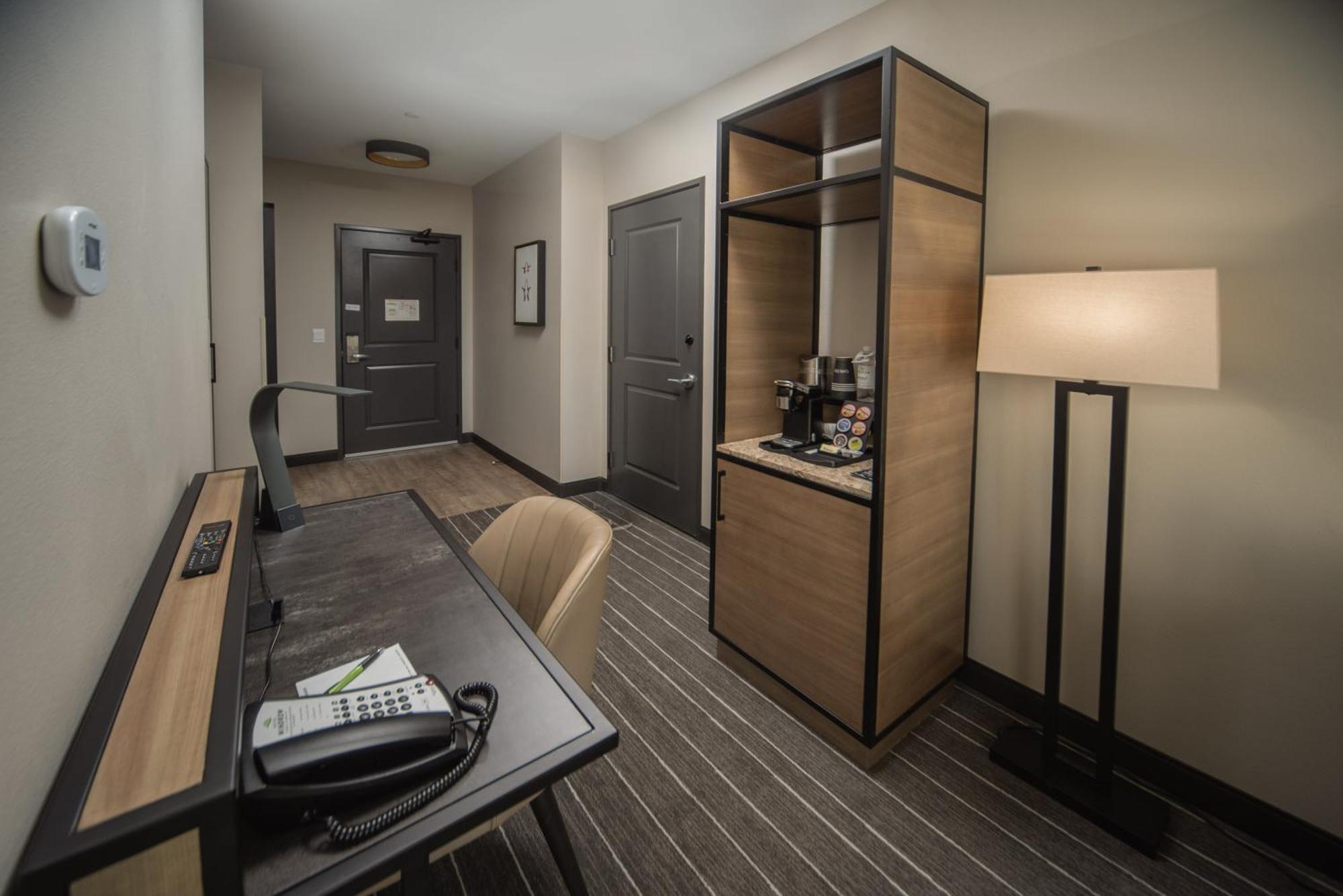 Hotel Windrow Downtown Елленсберґ Екстер'єр фото